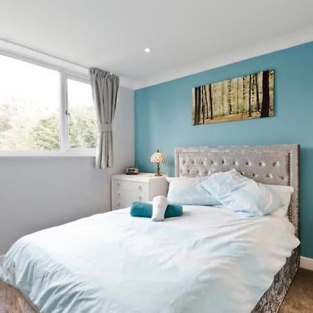 Stayinwoking At 30 Woodlands Horsell Luaran gambar